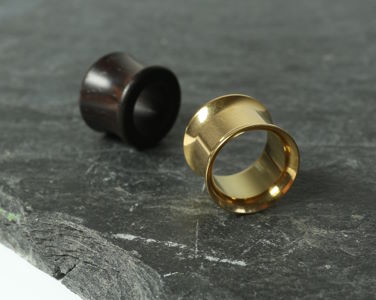 11 mm Flesh Tunnel und Ohr Plugs aus Holz