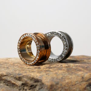 16 mm Flesh Tunnel in Silber & Rosegold mit Kristall