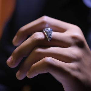 Männer Fingerringe mit Stein oder Kristall