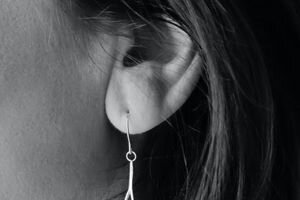 Ohrloch entzündet - Was tun? Der komplette Guide - Ohrloch entzündet - Was tun? | Tipps &amp; Vorsorge