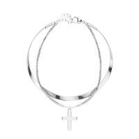 Mehrlagiges Armband mit Kreuz-Anhänger
